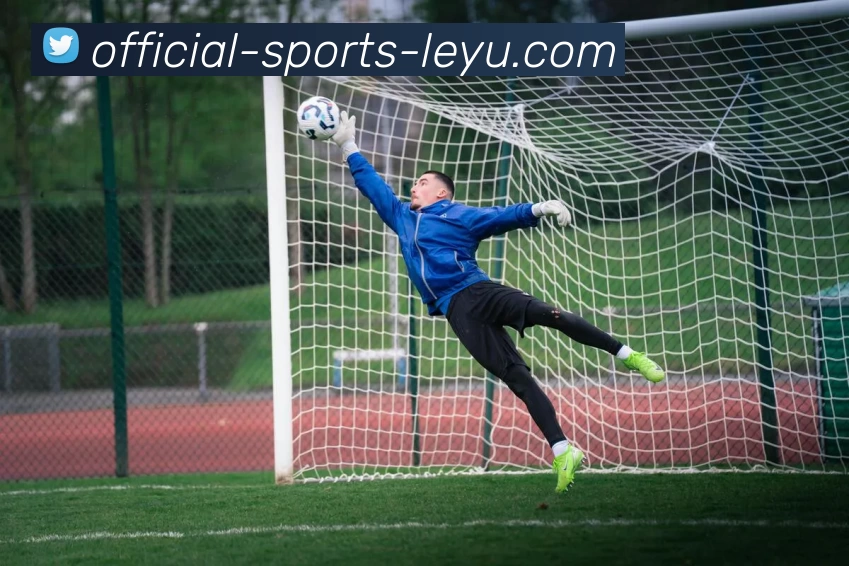 马斯特里与阿基里斯的对决：英雄与命运的交织之战